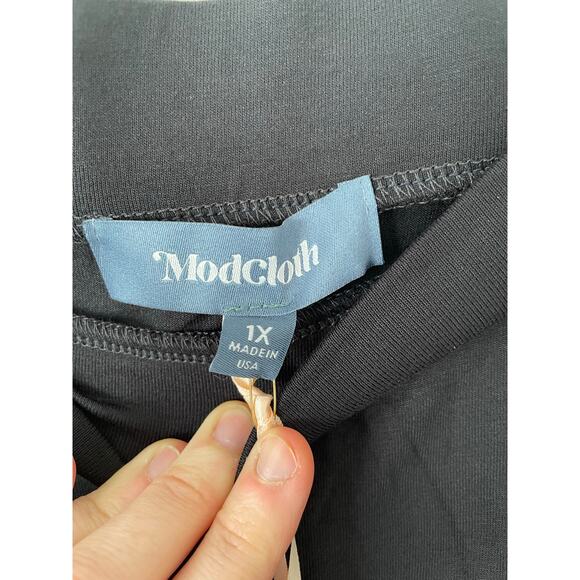 NWT ModCloth Excellence Attained Pull On Stretch Black Skirt 1X Minimalist Work - Picture 3 of 7
